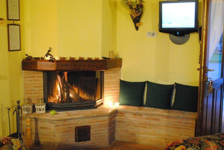 Agriturismo Il Puntoncino Марсилиана Екстериор снимка